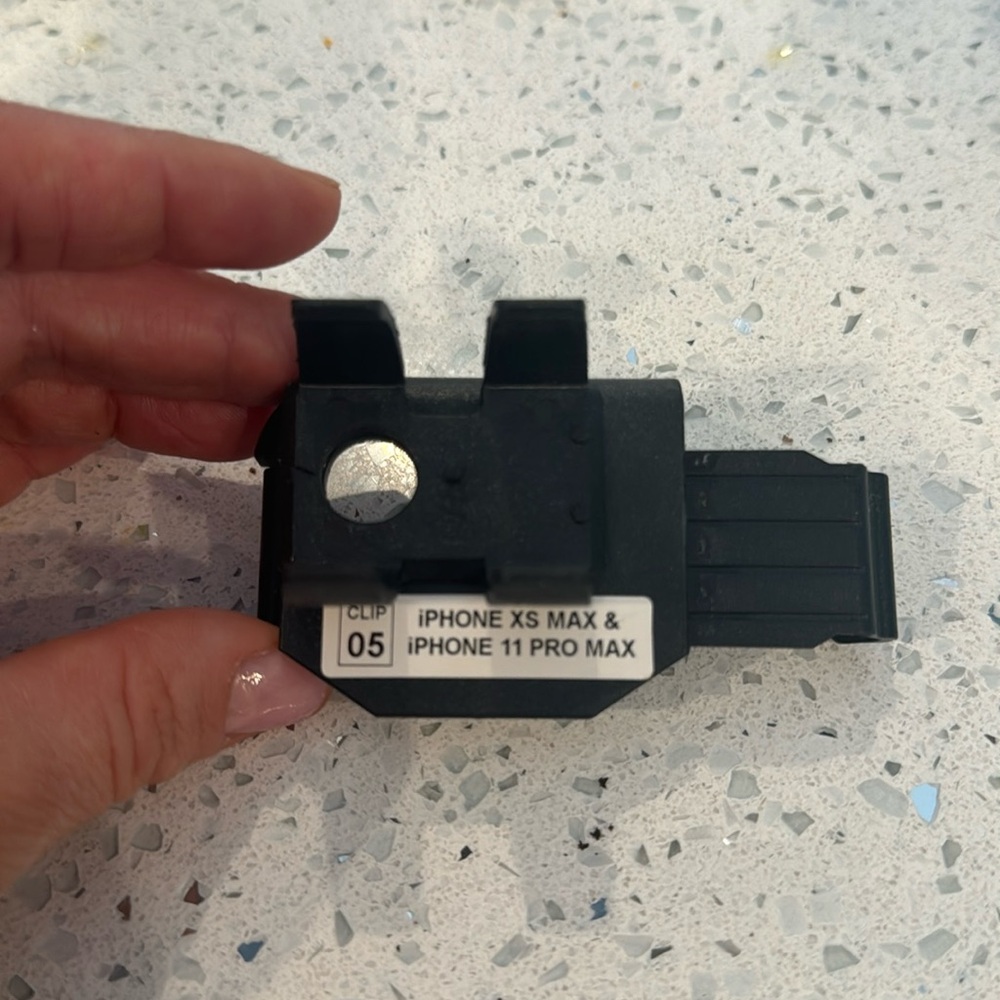 Inito phone clip